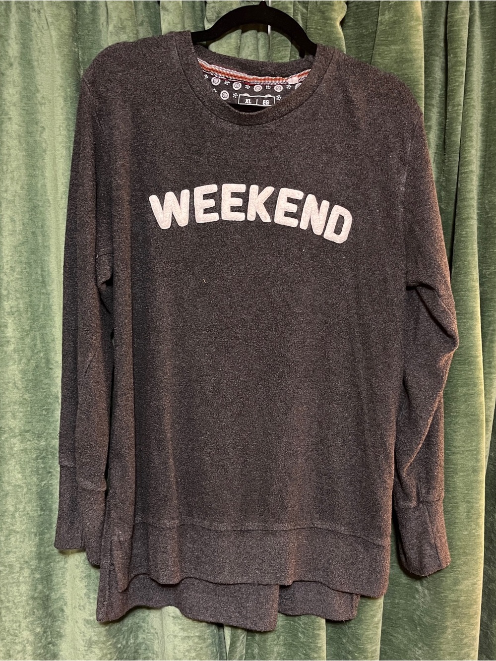 Weekend Graphic Pullover Sweatshirt - Black